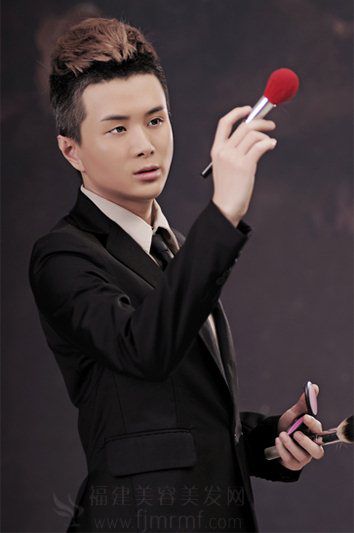 白天鹅美容美发学校校长 白天鹅美容美发学校校长